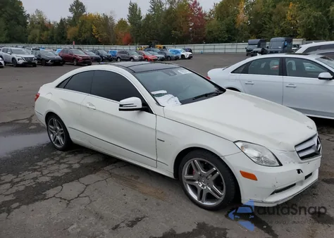 2012 Mercedes-Benz E 350 из США, поврежденный, VIN WDDKJ5KB3CF164982